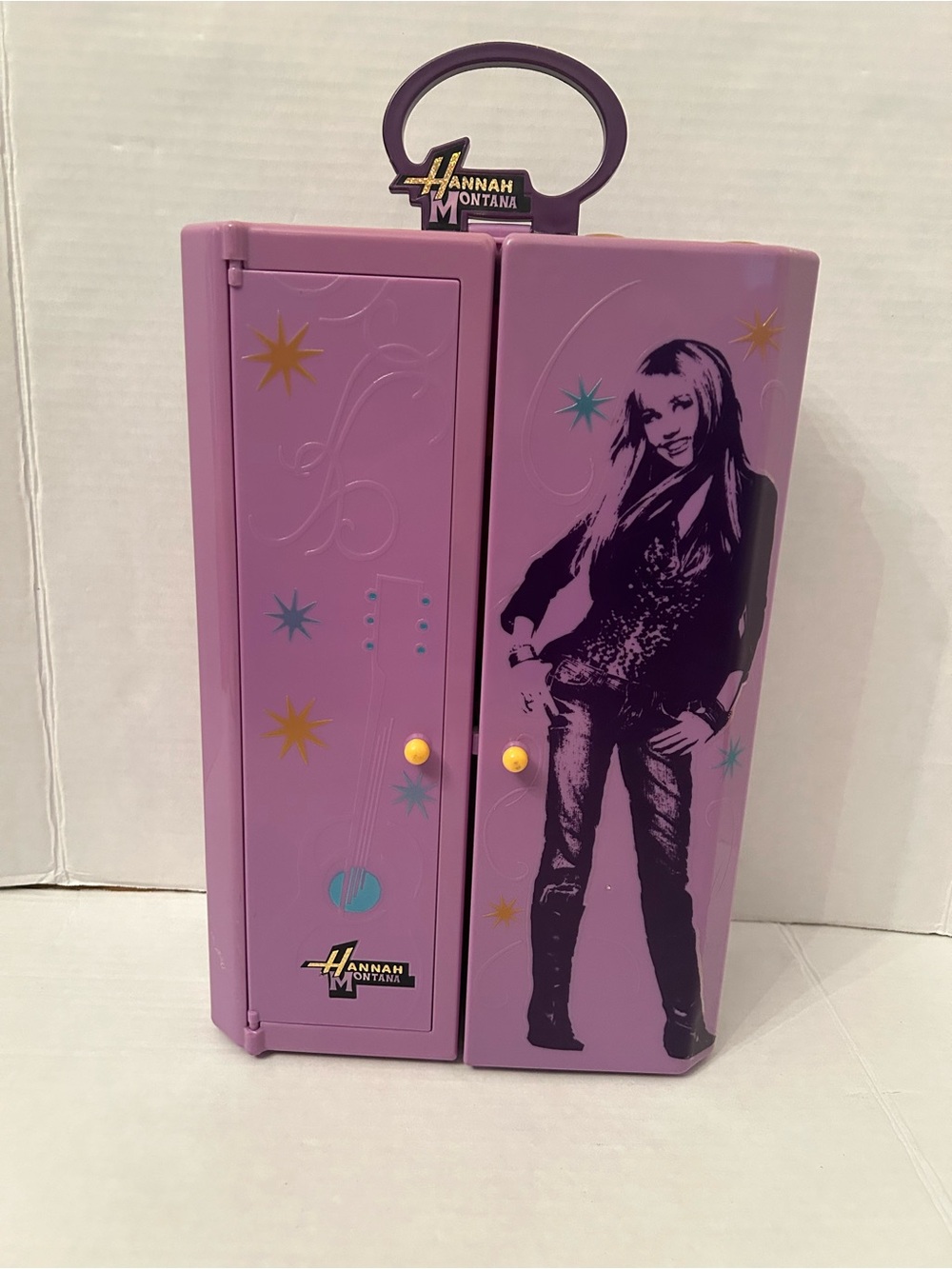 Hannah Montana Backstage
Dressing Room Closet